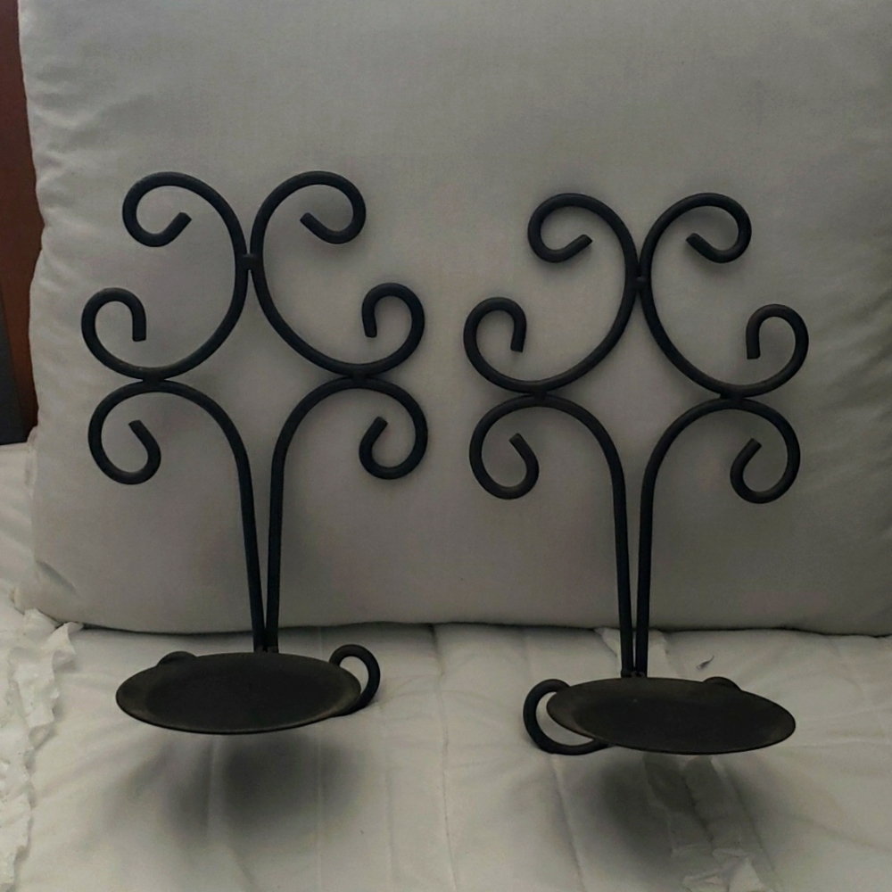 Wall sconce candle holder